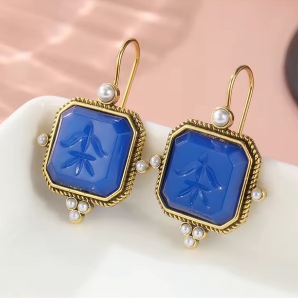 Vintage Blue Pearl Earrings - Picture 2 of 6